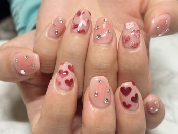 チークとストーンとハートネイル