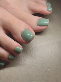 ネイル ドゥ 岡山駅前店(Nail Doux)の写真/素足になる夏を楽しむ！上品なのにとびきり可愛い♪うる艶ワンカラー【フットシェラック￥7,700】