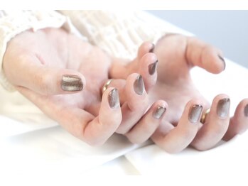 アフィック ネイル(afic nail)の写真/【新規キャンペーン☆グラデ・ワンカラー¥4400】シンプルなのに存在感のある指先☆モチの良さも◎