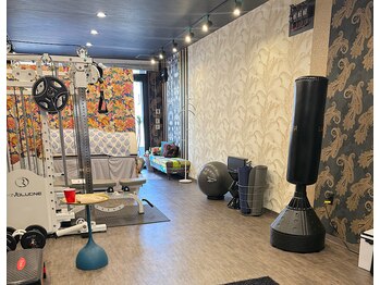 アテナ ヨコハマ(ATHENA YOKOHAMA)/