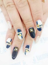 ネイリシャス(NAILICIOUS)/ホワイト&ネイビーの洗練ネイル