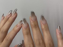 カラグラ/ストーン囲みネイル