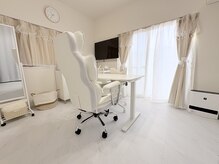 ハンドケア&フットケア専門サロン Emiqueの雰囲気(完全個室のプライベート空間)