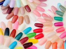 マニネイルズ(Mani Nails)の雰囲気（カラー700色以上ございますのでお好きなカラー選んで頂けます！）