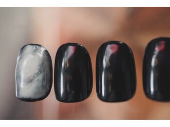 クロ(KURO)/ぷっくりネイル