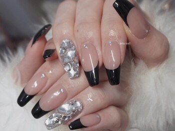 ミア 学芸大学(mia)/黒フレンチと埋め尽くしネイル