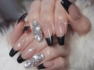 黒フレンチと埋め尽くしネイル
