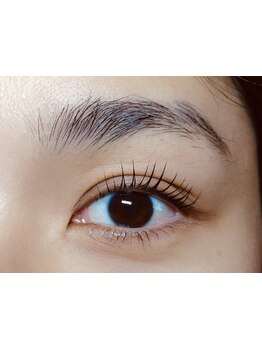 ナチュラル上品な目元にしたい