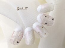 グラティフィー 梅田店(gratify)/ 変形フレンチネイル