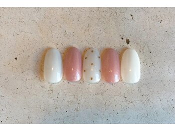 ネイルサロン エムズ(Nail Salon M's)/上品ドットネイル