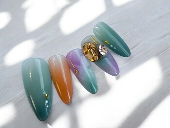 ネイルズミューコ 四谷三丁目店(nail’s MyuCo)/大人マルチカラーグラデーション