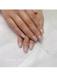 大人可愛いシンプルネイル