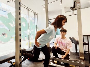 モムチャンフィットネスジム 鷺沼店(MOMCHANG FITNESS GYM)/クビレたいならお尻から！