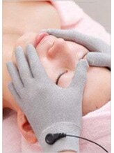 アンジェ ド フェリーク(Ange De Feerique)/深めのしわ・たるみにアプローチ