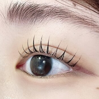 【再来】次世代まつ毛パーマ［ラッシュリフト］くるんとした仕上がり ￥5,700