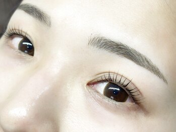 マジーク(magique)の写真/ナチュラル上品な目元へ！朝の時短、毎日綺麗が続く、あなただけの魅力を引き出すまつげパーマ・エクステ。