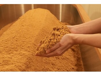 えん 発酵温熱木浴 心斎橋本店/天然無垢吉野ヒノキのみを使用!