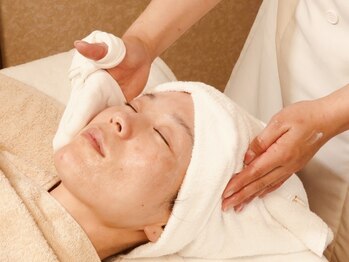 サロンドルポ(salon de repos)の写真/【お肌のお悩みを解決したい方に】年齢や人によってそれぞれ違うお肌の悩み、正しいケアで根本から美しく！