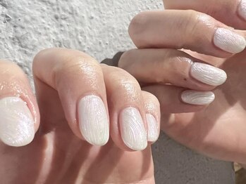 ノラ ミナミアオヤマ(NORA MINAMIAOYAMA)/オーロラニュアンスネイル