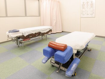 与野腰痛センター/施術ベッド２（与野駅整体院）