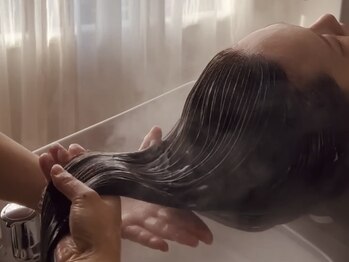 アリーザヘッドスパ オオサカ(aleeza Head Spa Osaka)/トリートメント浸透させす。