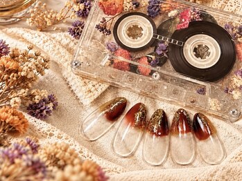 エンネイルサロン(En nail salon)の写真/「何が似合うか分からない…」そんな初心者様へ◇肌馴染み◎な上品カラー提案と、徹底したケアで美爪へ☆