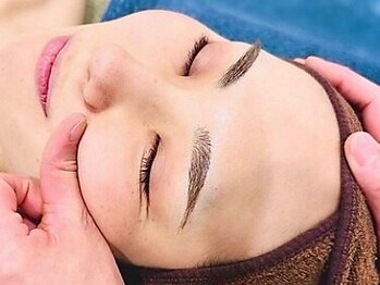 アイディエム 恵比寿店(IDM)の写真/【IDM式小顔コルギ9800円】頭筋コルギ+リガメントコルギ★たるみ改善/小顔!頭から顔まで骨格スッキリ♪