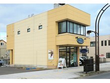 外観　大町通りに面しています。裏に駐車場があります。