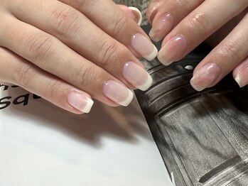 デューネイルスタジオ(dew nail studio)/アシメニュアンスフレンチ