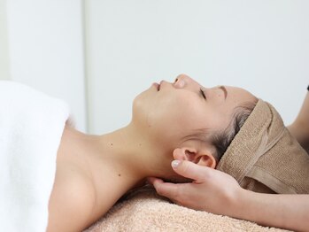 プラスワンビューティテン 新大阪店(Plus One Beauty)/マッサージ(デコルテ)