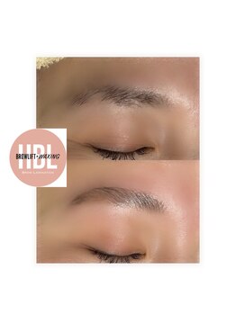 セレーナ(Selena)/ハリウッドブロウリフト