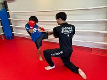 セミパーソナル キックボクシング ターゲット シブヤ(TARGET SHIBUYA)/キッズクラス　ミット打ち