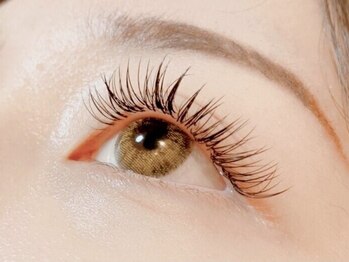 ネコル 池袋店(nekoRu)の写真/種類豊富な毛質で理想の目元を実現♪LED/ボリューム/フラット/最高級セーブル/カラーエクステなど多数◎