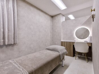 ハリカ 大阪心斎橋店(HARIKA)/清潔感のある美容鍼スペース