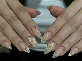 大人気ぷっくりお花ネイル