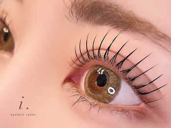 まつげパーマ・マツエク・LED・眉毛専門店　i.【アイドット】 の写真/一重や奥二重、下がりまつげの方もLED・マツエクで悩み解消!まぶたリフトUPで目デカ効果◎