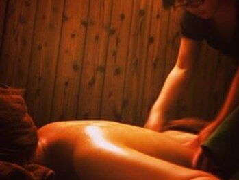 アジアンリラクゼーション ヴィラ 大橋店(asian relaxation villa)/バリニーズ 施術シーン