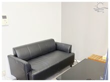 Arce.堺東店【メンズ/アイブロウ/まゆげ/眉毛パーマ/美眉/wax脱毛】の雰囲気（【待合室】/美眉/眉毛/メンズ/アイブロウ/堺東/間引き/まゆげ）