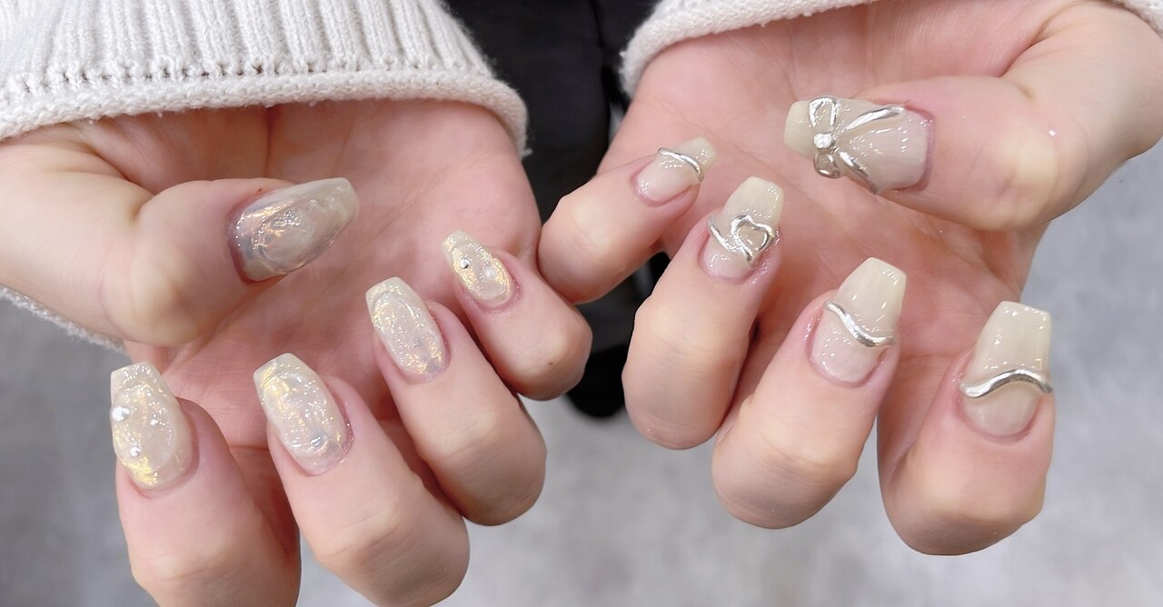 アイボリーニュアンスネイル 韓国 ちゅるん 冬 オーロラ うるうる ブライダル 韓国ネイル ワンホンネイル オーロラネイルちゅるん うるうる ネイル