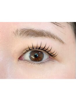 ナチュラル上品な目元にしたい