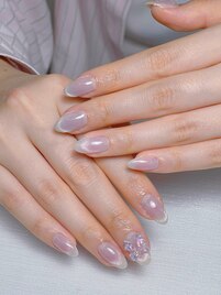 大人可愛いニュアンスネイル