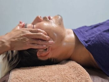 リプレイス(replace)の写真/【効果に驚愕◆小顔+ヒト幹細胞活性美容液プラン】小顔&美肌を叶える!白髪、肌荒れなどお悩みにアプローチ