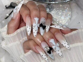 プティネイル(Puty Nail)/フレンチ×ビッグクロムネイル