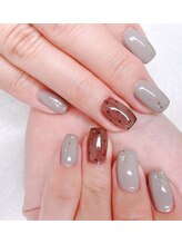 モモ(MOMO)/大人ドットネイル