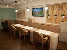 ネイルサロン レン(Ren)の雰囲気（アイのお席は半個室なので、リラックスできます◎）