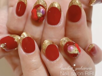 リル(RIRU)/ゴールドガラスフレンチネイル