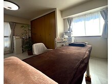 アデール(adele)の雰囲気（広々とした清潔感ある店内で施術が受けれます！）