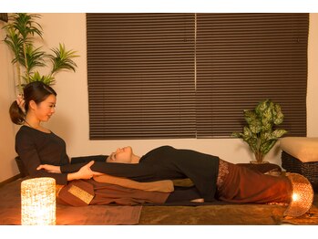 ラピスガーデン(LAPIS GARDEN)/タイ古式☆腰痛改善ストレッチ