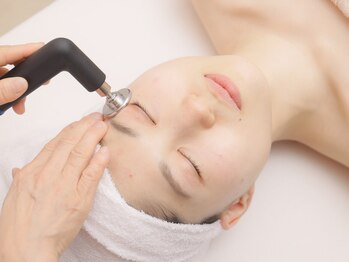 サロン ド ゲンブ(Salon do Genbu)の写真/【インディバ/美容鍼】美白も小顔もリフトアップも同時に叶う。年齢にとらわれない美しさをご体感ください