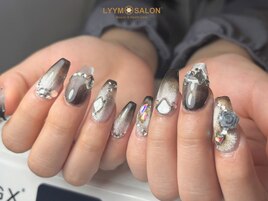 大人っぽいニュアンスネイル